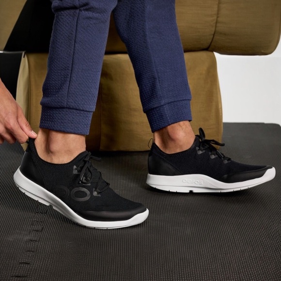 OOFOS Women's OOMG Sport LS Shoe in Black/White Size 9 - Picture 2 of 12